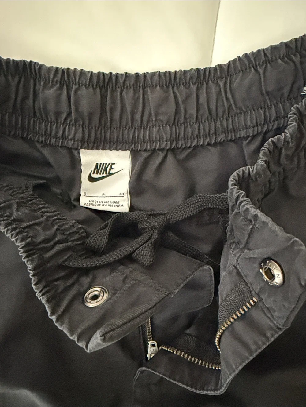 Nike Black Men's Cargo Pants with Side Pockets